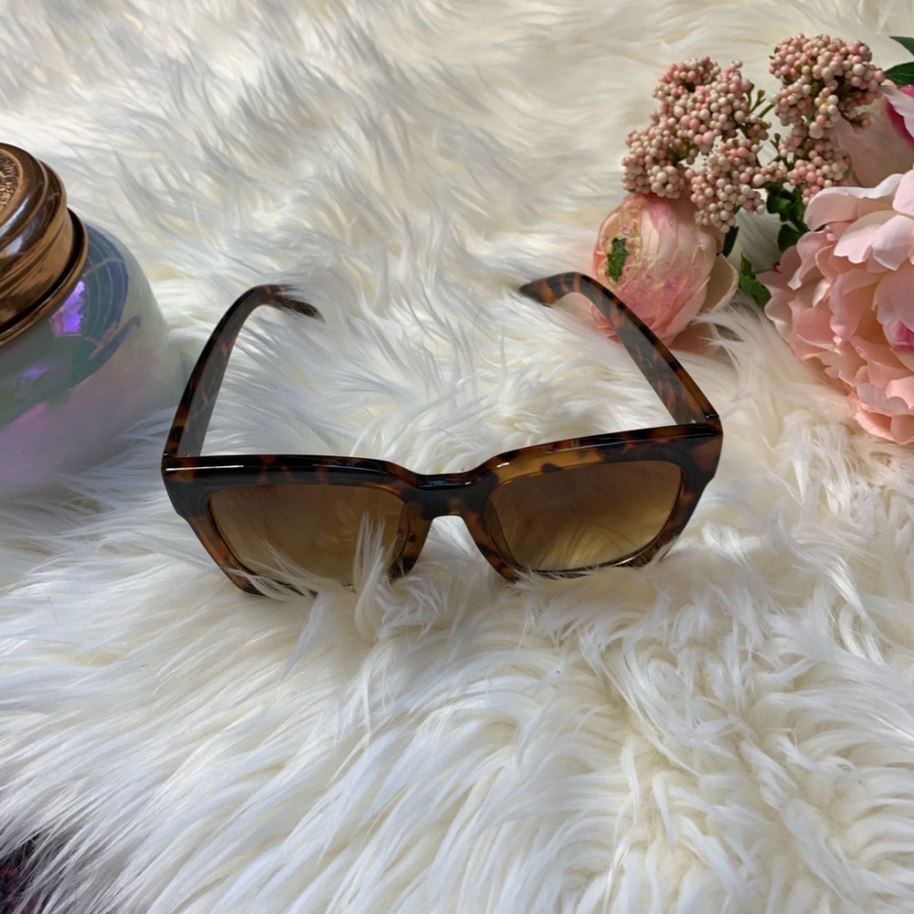 New Oversized Tortoise Big Frame Sunglasses - Picture 5 of 7